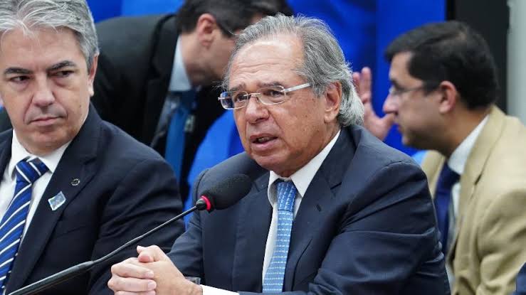 Guedes quer abater R$ 220 bi da dívida pública com dinheiro parado em fundos